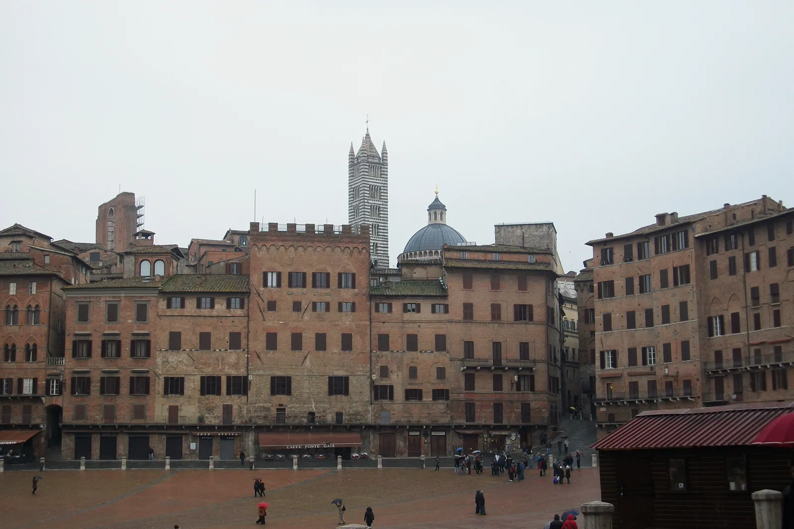 Siena’s Piazza del Campo and medieval skyline in Tuscany