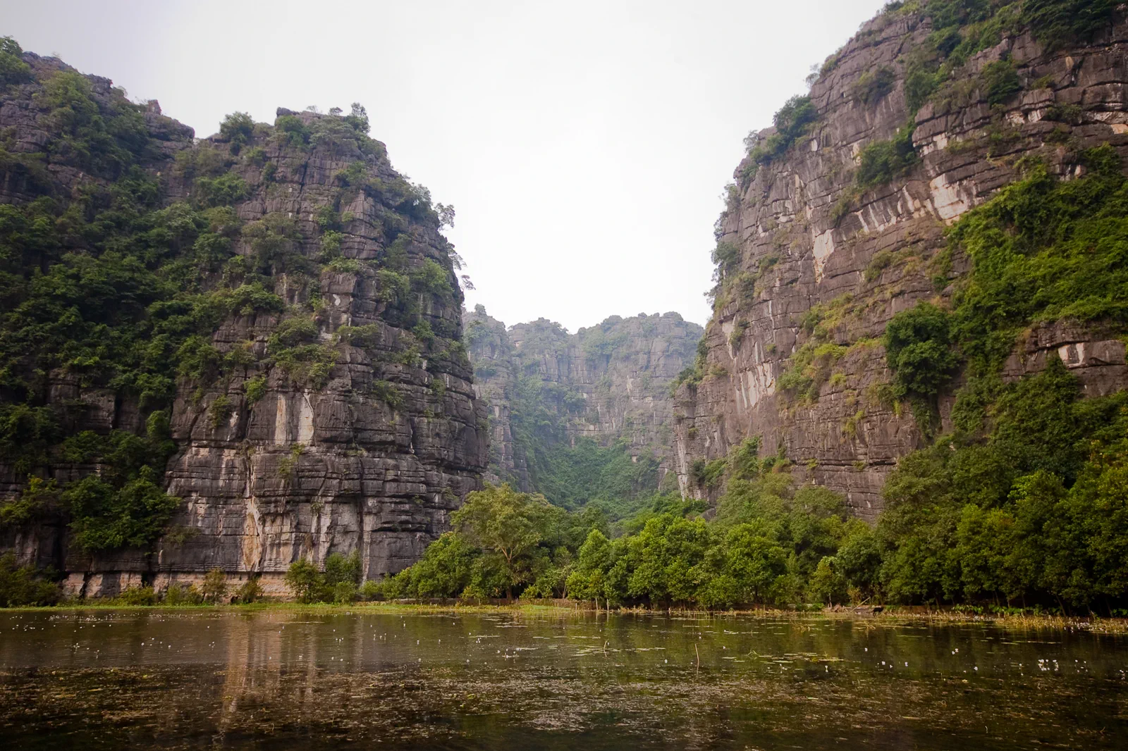 Tam Coc river and limestone landscape in Ninh Binh
